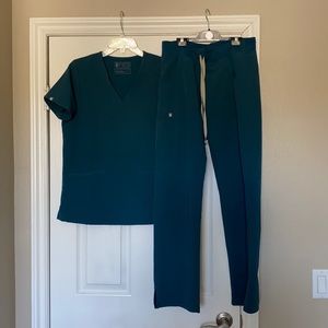 FIGS Casma and Kade in Small